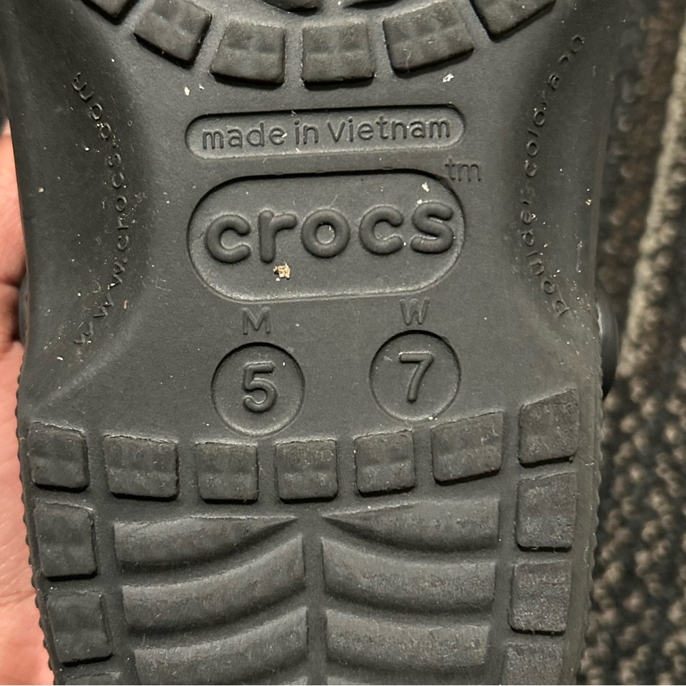 Black Crocs - image 3